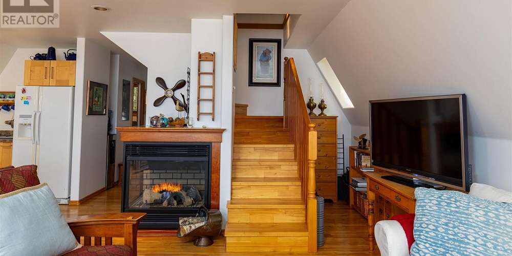 4685 LAKESIDE DRIVE Terrace Photo 6 4685 LAKESIDE DRIVE Terrace Photo 6